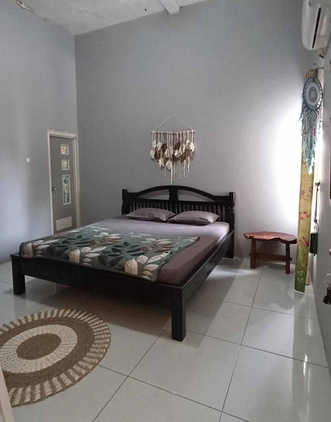 Loyal Friend Hostel Karimunjawa Room photo